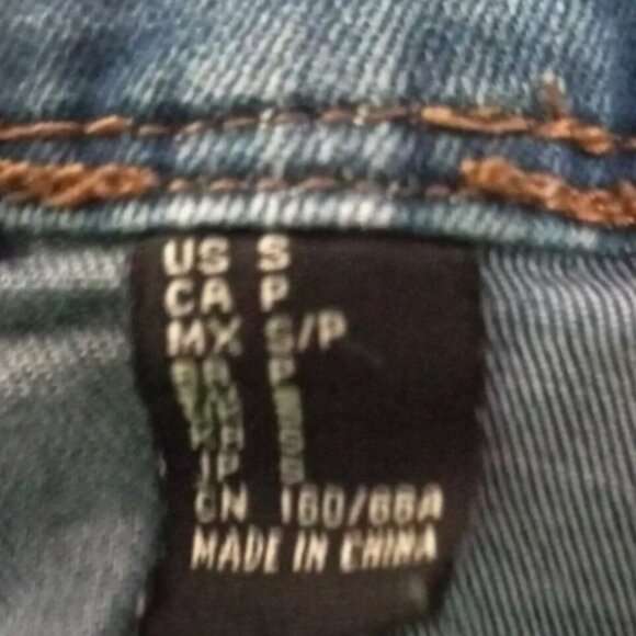 Forever 21 Women’s Blue Jean Shorts Size 5 Cuffed Stretch Pockets EUC Shading - Picture 7 of 10